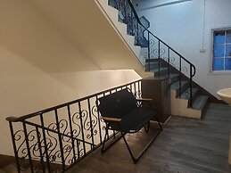 comfy crib hostel