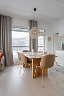 New 2BR Apt with Balcony, Sauna & Great Location