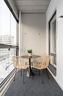 New 2BR Apt with Balcony, Sauna & Great Location