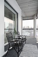 New 2BR Apt with Balcony, Sauna & Great Location