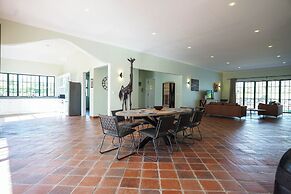 Kili Seasons Hotel