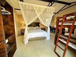 Leadwood Tree Safari Lodge
