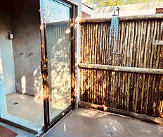 Leadwood Tree Safari Lodge
