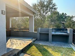 Leadwood Tree Safari Lodge