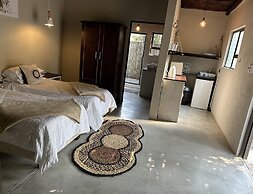 Leadwood Tree Safari Lodge