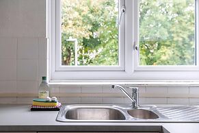 Charming One Bed Abode In East Putney
