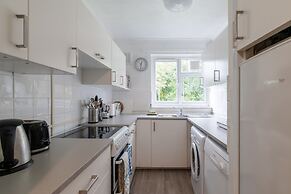 Charming One Bed Abode In East Putney