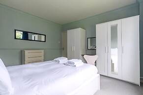 Charming One Bed Abode In East Putney