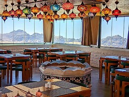 Petra Bermudez Hotel