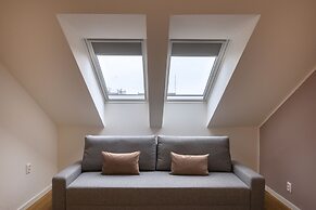 Hidden Art Boutique Residence by Dwellfort