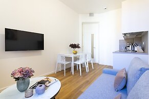 Hidden Art Boutique Residence by Dwellfort