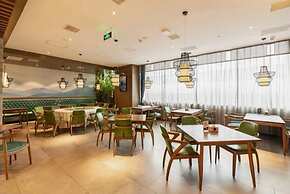 LIZ Hotel