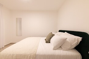 Huge & Lovely Unit 2BR 2BT By the beach