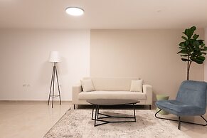 Huge & Lovely Unit 2BR 2BT By the beach