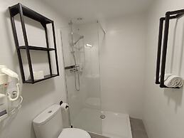 Apartamentos Pontepedriña by Bossh