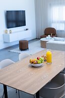 SeaFront Luxurious 3 BR Apartment
