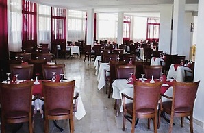 Angle Atlas Hotel