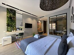 Retreat Apartments