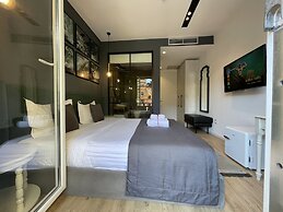 Retreat Apartments