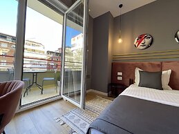 Retreat Apartments
