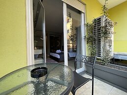 Retreat Apartments