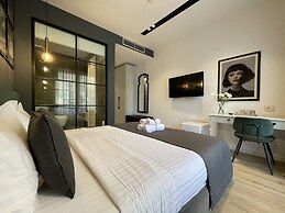 Retreat Apartments