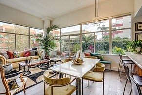 Luxe Condo w/ Private Patio & Perks in Emeryville!