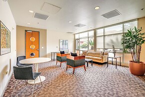 Luxe Condo w/ Private Patio & Perks in Emeryville!