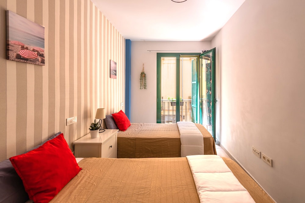 Skysea Holidays City Center Suites
