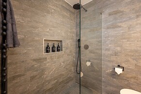 Seventh Sky- the luxury apartment