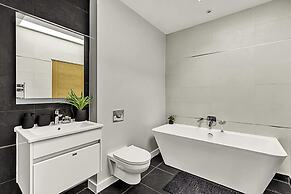 Beautiful Abode In Brentford