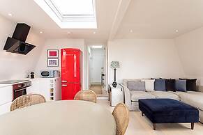 Bright and Spacious Penthouse With Terrace