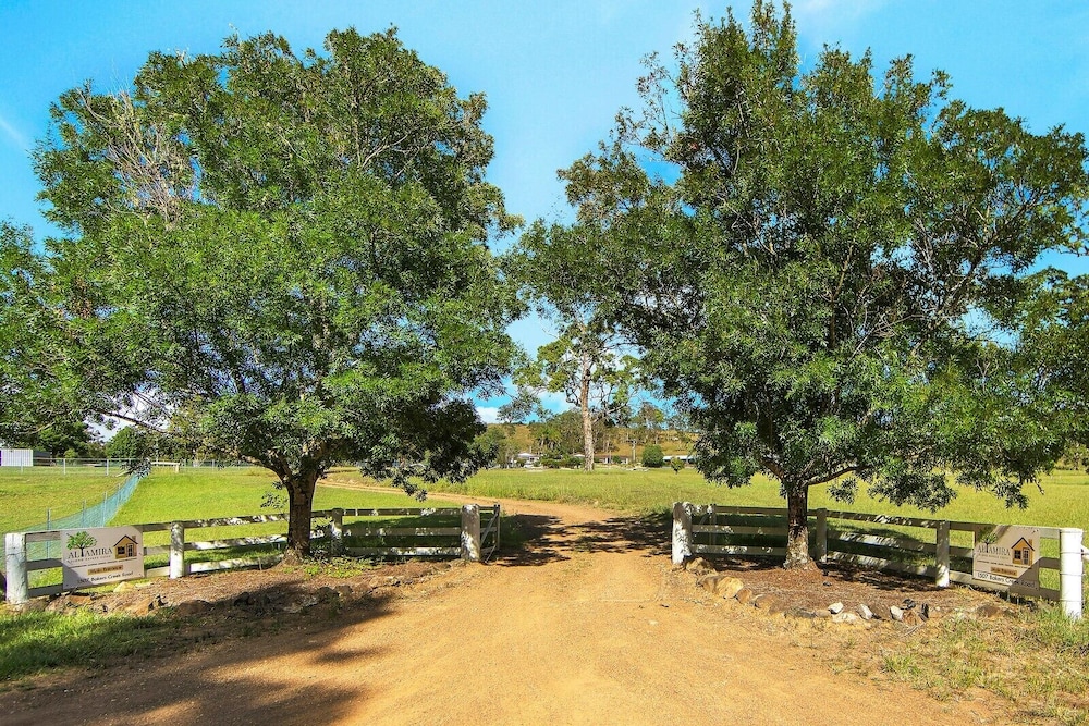 Altamira Along Bakers Creek