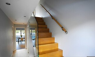 The Oars - Riverfront Property - From 300 Per Night