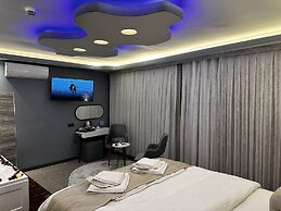 Blue Moonrise Hotel