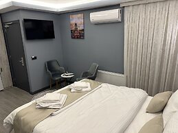 Blue Moonrise Hotel