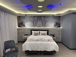 Blue Moonrise Hotel