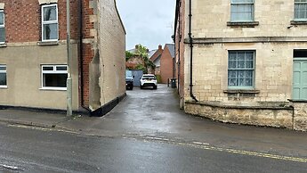 Cotswolds Large 4 Bed House Parking-Wifi