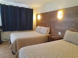 Three Islands Motel