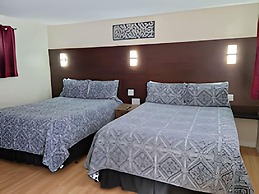 Three Islands Motel