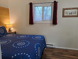 Three Islands Motel