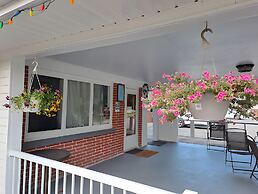 Three Islands Motel