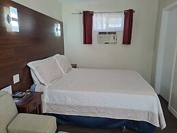 Three Islands Motel