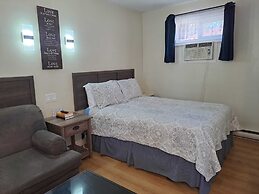 Three Islands Motel