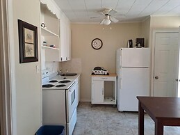 Three Islands Motel