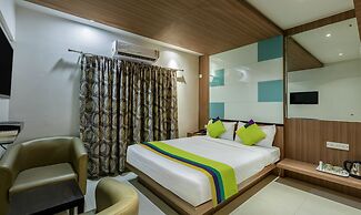 Smilestay Hiland Suites