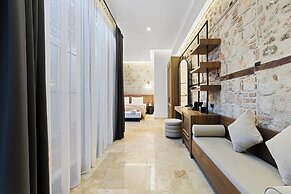 Belmondo Suites Old Town
