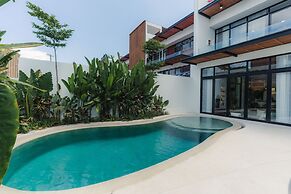 Paradise Living Villa Canggu