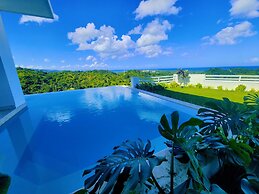 Sunset Villa with Infinity Pool