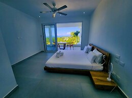 Sunset Villa with Infinity Pool